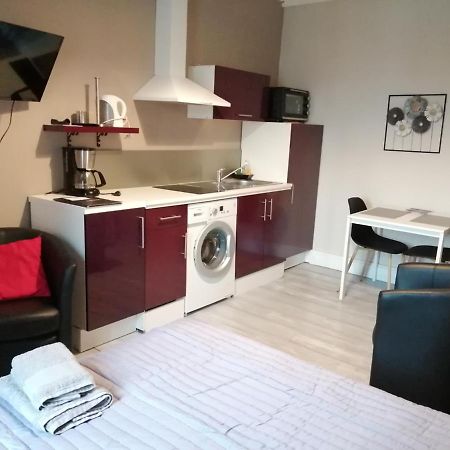 Joli Studio Dans Un Ancien Hotel Du XIX Siecle - Proche Toutes Commodites - Thermes Et Parc Vittel Eksteriør bilde