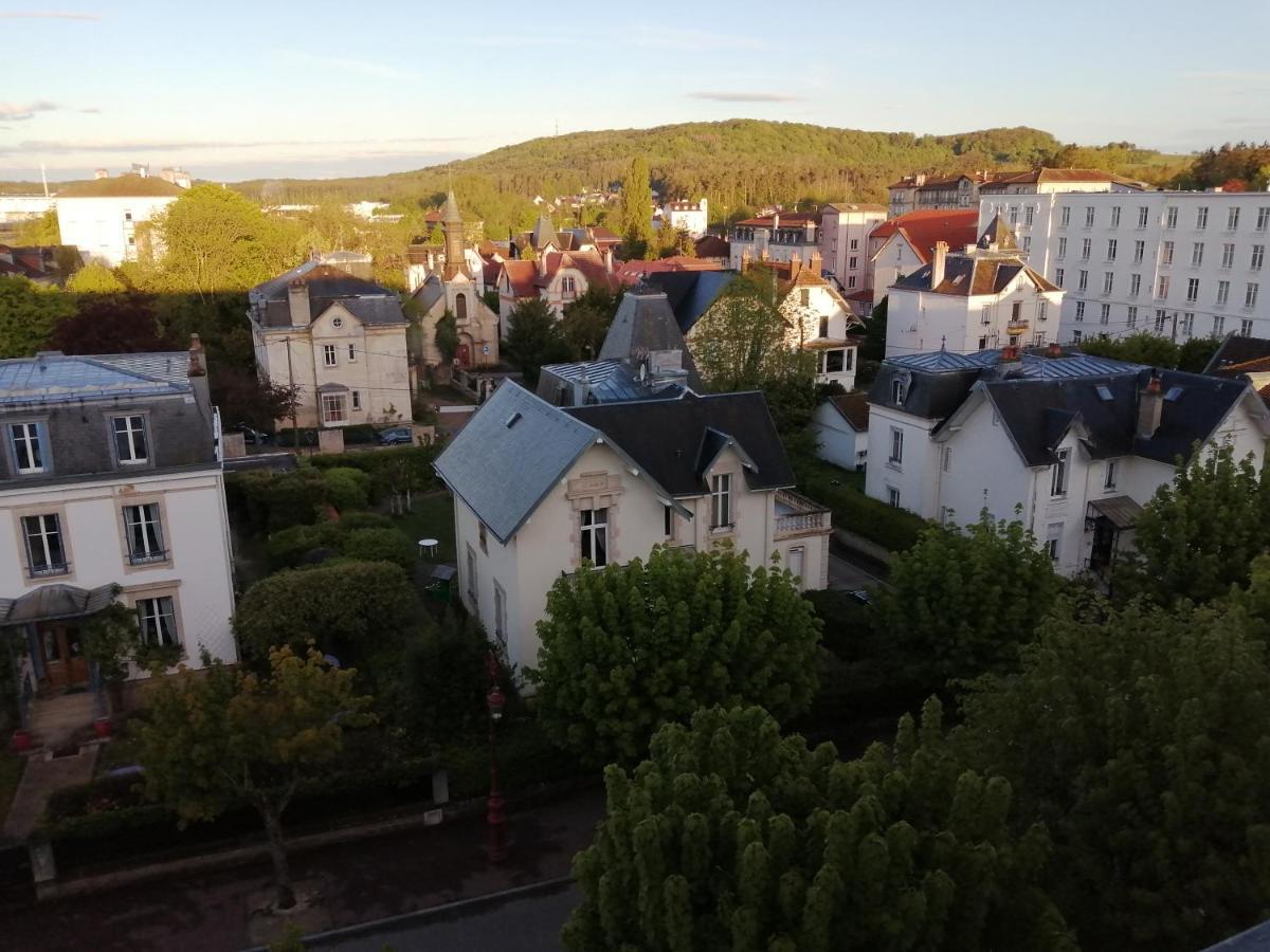 Joli Studio Dans Un Ancien Hotel Du XIX Siecle - Proche Toutes Commodites - Thermes Et Parc Vittel Eksteriør bilde